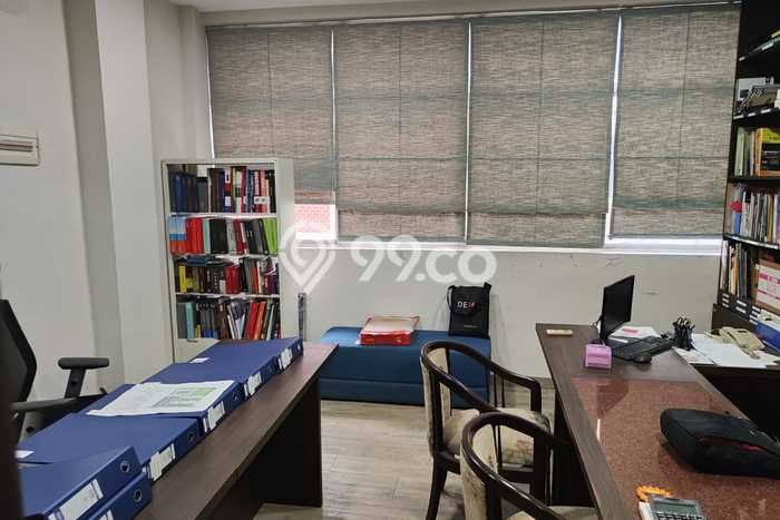 Ruko disewakan lokasi strategis Grogol Petamburan Jakarta Barat 202m2 Ruko disewakan lokasi strategis Grogol Petamburan Jakarta Barat 202m2