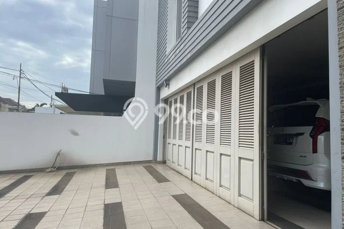 Rumah Bagus Disewakan di Pluit, Jakarta Utara LT 525m2, LB 600m2 Rumah Bagus Disewakan di Pluit, Jakarta Utara LT 525m2, LB 600m2
