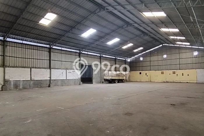 Unit Gudang Paling Strategis di Cipondoh Tangerang dengan LB 1200m2 Unit Gudang Paling Strategis di Cipondoh Tangerang dengan LB 1200m2
