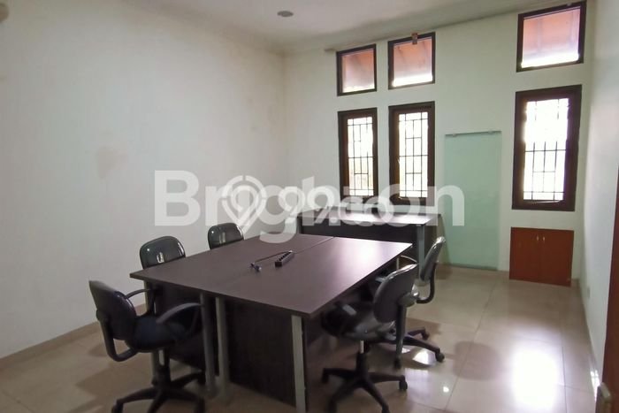 Ruko Dijual di Bandung LT 200m2 & LB 450m2 Lokasi Terbaik! Ruko Dijual di Bandung LT 200m2 & LB 450m2 Lokasi Terbaik!