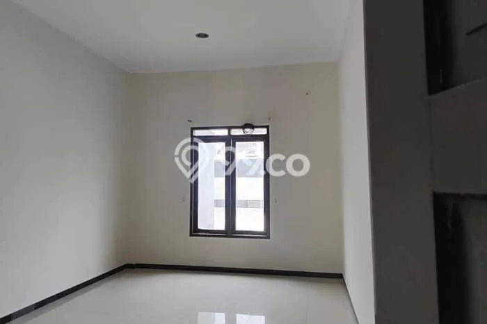 DREAM HOME! Rumah di Bojongloa Kidul, 4 KT, Free Macet, LT 300m2m² Bangunan 400m2m² DREAM HOME! Rumah di Bojongloa Kidul, 4 KT, Free Macet, LT 300m2m² Bangunan 400m2m²