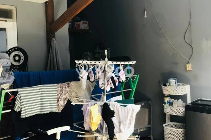 Rumah Harga Nego 3 Kamar Tidur di Kawasan Perumahan Regol, Bandung Rumah Harga Nego 3 Kamar Tidur di Kawasan Perumahan Regol, Bandung