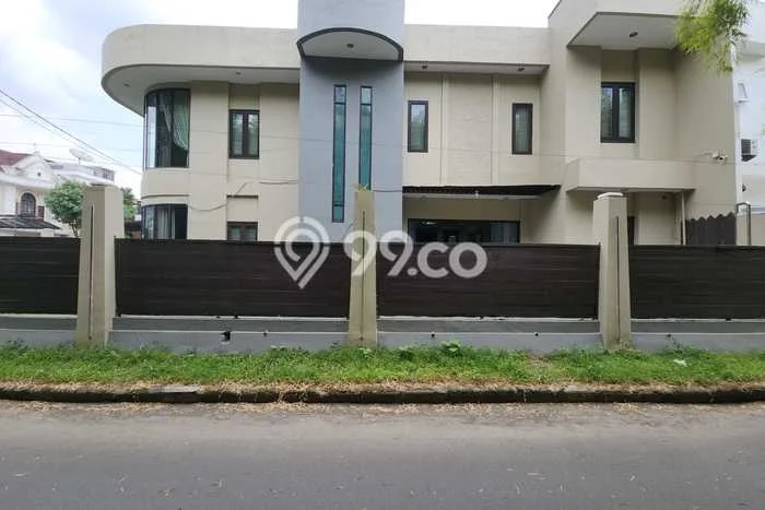 Dijual! Vila di Medan Polonia, Ukuran 425m2m², Dekat Mudah Pusat Kota Dijual! Vila di Medan Polonia, Ukuran 425m2m², Dekat Mudah Pusat Kota