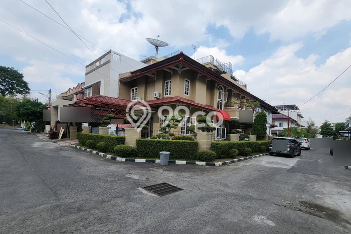 LOKASI STRATEGIS! Vila di Medan Polonia, Dimensi 315m2m², Pemandangan Indah sekitar LOKASI STRATEGIS! Vila di Medan Polonia, Dimensi 315m2m², Pemandangan Indah sekitar