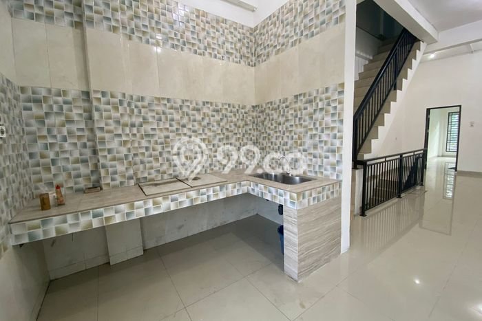 Ruko Kawasan Medan Sunggal, Luas 224m², Jalan Utama, Siap Operasional Ruko Kawasan Medan Sunggal, Luas 224m², Jalan Utama, Siap Operasional