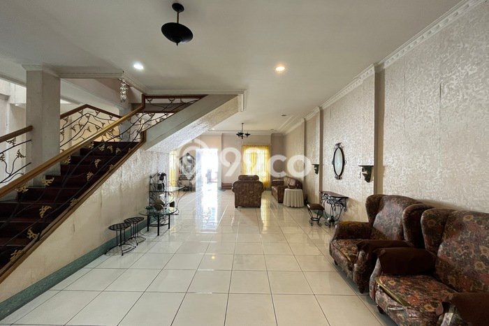 Villa Murah di Komplek Taman Malibu Indah Villa Murah di Komplek Taman Malibu Indah