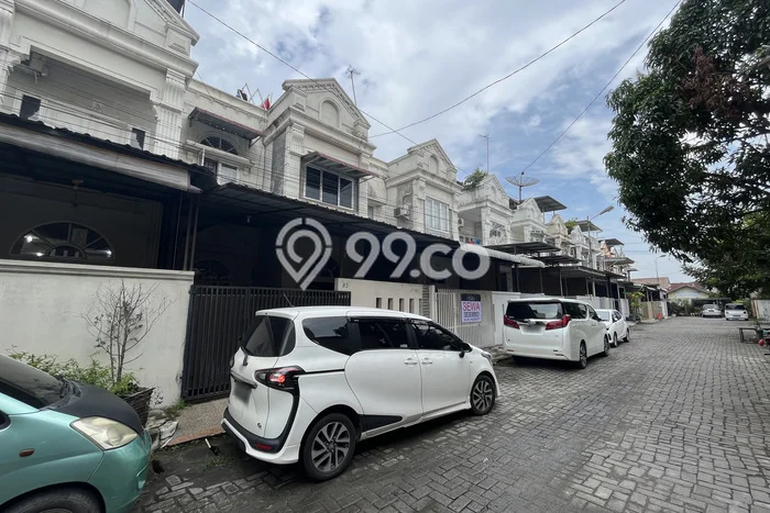 UNIT LANGKA! Rumah kawasan Medan Tembung, 2 KM, Pemandangan Indah, Luas 72m² Bangunan 108m² UNIT LANGKA! Rumah kawasan Medan Tembung, 2 KM, Pemandangan Indah, Luas 72m² Bangunan 108m²