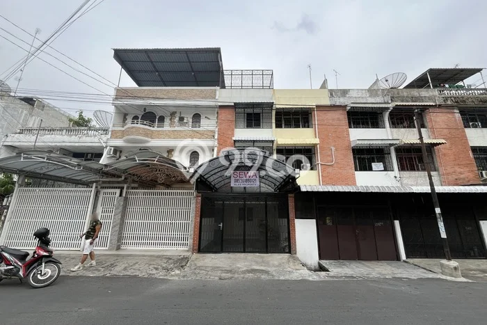 AREA KOMERSIAL! Ruko For Rent di Medan Area, Luas 224m², Jalan Utama, Ready Operasi AREA KOMERSIAL! Ruko For Rent di Medan Area, Luas 224m², Jalan Utama, Ready Operasi