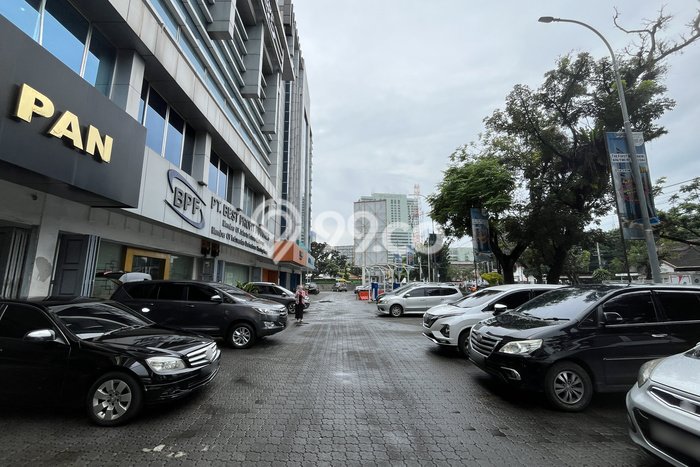 PROSPEK BAGUS! Ruko di Medan Timur, Luas 576m², Area Komersial PROSPEK BAGUS! Ruko di Medan Timur, Luas 576m², Area Komersial