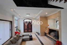 Vila di Medan Polonia, Area 778m2m², Dekat ke Pusat Kota Vila di Medan Polonia, Area 778m2m², Dekat ke Pusat Kota