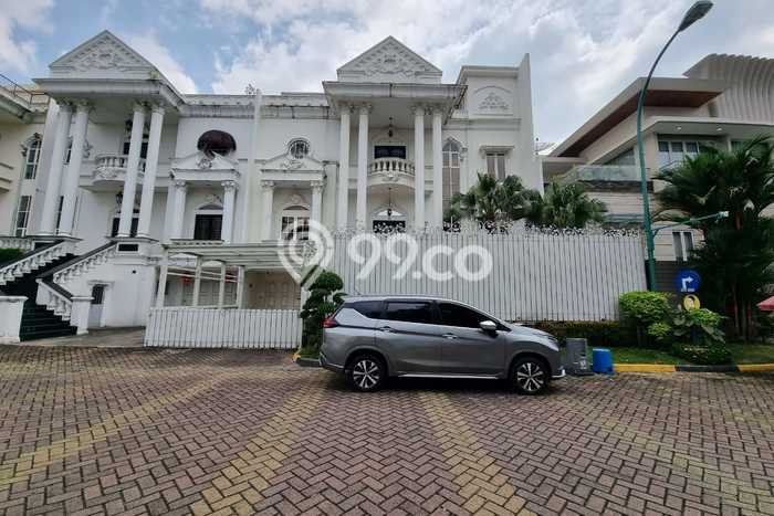 Kesempatan Langka! Vila Kawasan Medan Polonia, Dimensi 390m2m², Lokasi Premium akses ke beragam fasilitas Kesempatan Langka! Vila Kawasan Medan Polonia, Dimensi 390m2m², Lokasi Premium akses ke beragam fasilitas