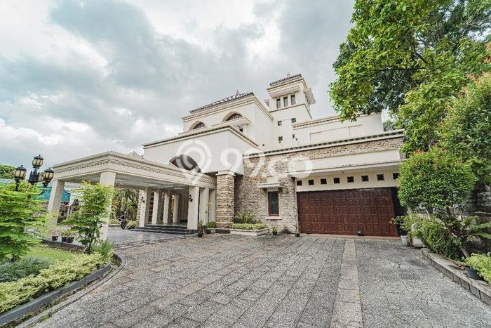 Vila Kawasan Medan Polonia, Dimensi 1600m2m², Kawasan Tenang untuk hunian Vila Kawasan Medan Polonia, Dimensi 1600m2m², Kawasan Tenang untuk hunian