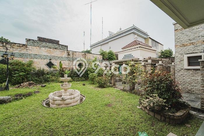 Vila Kawasan Medan Polonia, Dimensi 1600m2m², Kawasan Tenang untuk hunian Vila Kawasan Medan Polonia, Dimensi 1600m2m², Kawasan Tenang untuk hunian