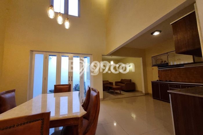 Jual Rumah Luas Megah Dengan View Eksklusif di Taman Galaxy, Bekasi Jual Rumah Luas Megah Dengan View Eksklusif di Taman Galaxy, Bekasi