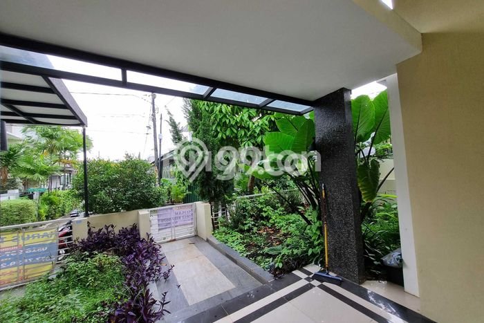 Jual Rumah Luas Megah Dengan View Eksklusif di Taman Galaxy, Bekasi Jual Rumah Luas Megah Dengan View Eksklusif di Taman Galaxy, Bekasi