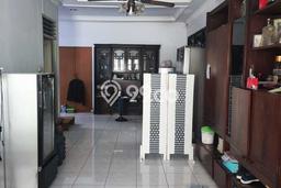 Jual Rumah Mewah Elegan Dengan View Cantik di Jelambar, Jakarta Barat Jual Rumah Mewah Elegan Dengan View Cantik di Jelambar, Jakarta Barat