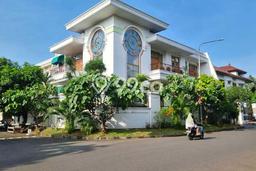 Rumah Elit LB 610m2 Siap Huni Desain Elegan di Permata Buana, Jakarta Barat Rumah Elit LB 610m2 Siap Huni Desain Elegan di Permata Buana, Jakarta Barat