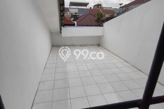 Rumah sewa siap pakai 3 Kamar Tidur di Intercon, Jakarta Barat Rumah sewa siap pakai 3 Kamar Tidur di Intercon, Jakarta Barat