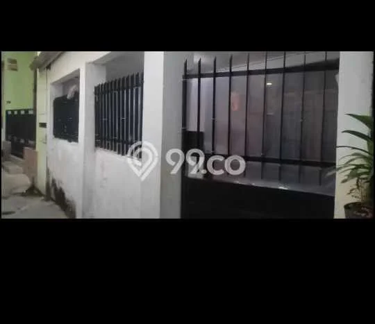 Rumah Luas Asri 2 KT Siap Pakai di Gunung Sahari Jakarta Pusat Rumah Luas Asri 2 KT Siap Pakai di Gunung Sahari Jakarta Pusat