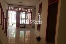 Disewakan Rumah Murah di Sarijadi Bandung Punya 4 KT Disewakan Rumah Murah di Sarijadi Bandung Punya 4 KT