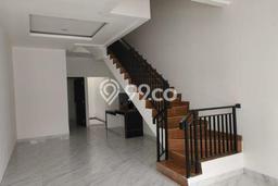Rumah Luas Asri 4 KT Siap Huni di Central Park Jakarta Barat Rumah Luas Asri 4 KT Siap Huni di Central Park Jakarta Barat