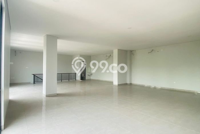 Unit Ruko Dijual di Jakarta Timur LT 150m2 & LB 400m2 Unit Ruko Dijual di Jakarta Timur LT 150m2 & LB 400m2