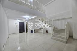 Disewakan Apartemen di Central Park, 1 KT, Luas 96m², Pemandangan Bagus Disewakan Apartemen di Central Park, 1 KT, Luas 96m², Pemandangan Bagus