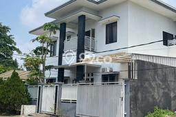 LOKASI PREMIUM! Rumah Strategis area Cakung, LT 240m² LB 360m² LOKASI PREMIUM! Rumah Strategis area Cakung, LT 240m² LB 360m²