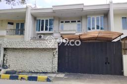 Rumah Elit LB 186m2 Siap Pakai Desain Elegan di Intercon, Jakarta Barat Rumah Elit LB 186m2 Siap Pakai Desain Elegan di Intercon, Jakarta Barat