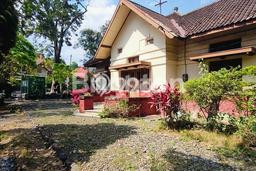 Sewa Rumah Harga Terjangkau di Gunung-gunung Malang Punya 5 Kamar Tidur Sewa Rumah Harga Terjangkau di Gunung-gunung Malang Punya 5 Kamar Tidur