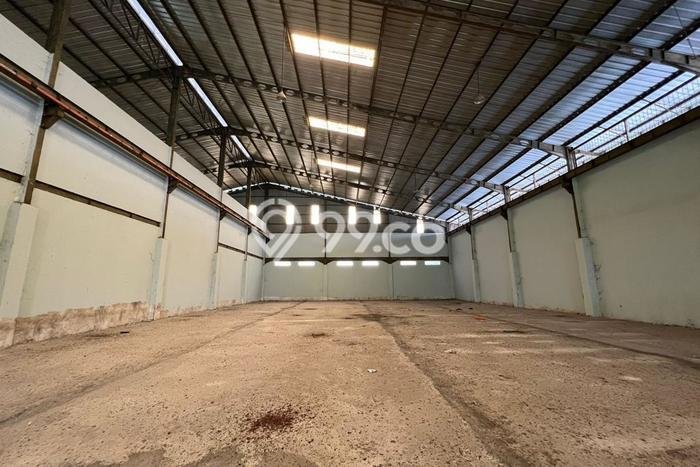 Gudang Strategis Kawasan , Luas 2366m2m², Akses Utama, Ramai Gudang Strategis Kawasan , Luas 2366m2m², Akses Utama, Ramai