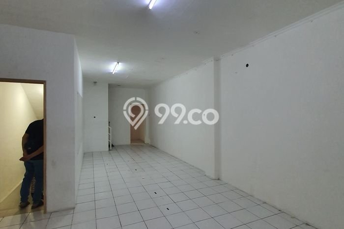 AREA KOMERSIAL! Ruko Kawasan , Luas 350m2m², Posisi Premium AREA KOMERSIAL! Ruko Kawasan , Luas 350m2m², Posisi Premium