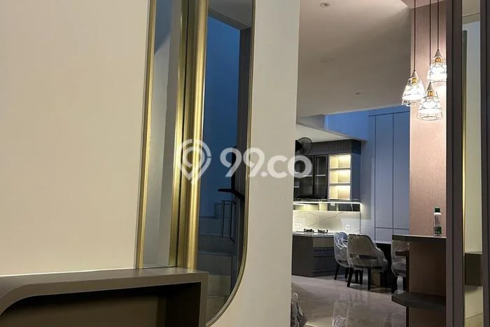 Rumah Luxury Modern Tanpa Renovasi di Pakuwon Surabaya Rumah Luxury Modern Tanpa Renovasi di Pakuwon Surabaya