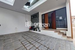Rumah Mewah LB 120m2 Siap Huni Desain Elegan di Sunrise Garden, Jakarta Barat Rumah Mewah LB 120m2 Siap Huni Desain Elegan di Sunrise Garden, Jakarta Barat