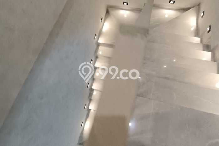 Rumah Elit LB 295m2 Siap Pakai Desain Elegan di Cengkareng Barat, Jakarta Barat Rumah Elit LB 295m2 Siap Pakai Desain Elegan di Cengkareng Barat, Jakarta Barat
