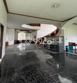 Hunian Modern dengan LT 2472m2 & LB 965m2 Dikontrakkan di Dago Hunian Modern dengan LT 2472m2 & LB 965m2 Dikontrakkan di Dago