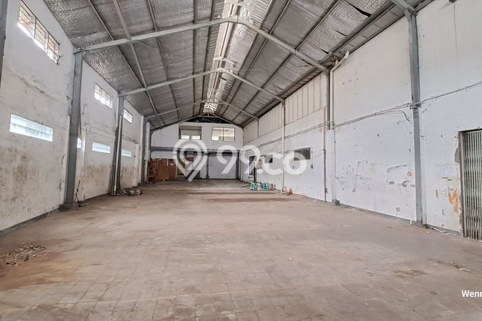 LOKASI PREMIUM! Gudang Kawasan Bandung Kulon, Luas 1050m2m², Akses Strategis LOKASI PREMIUM! Gudang Kawasan Bandung Kulon, Luas 1050m2m², Akses Strategis