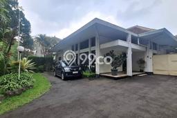 Disewakan Komersial di Kawasan Ramai Sumurbandung Luas 400m2 Disewakan Komersial di Kawasan Ramai Sumurbandung Luas 400m2