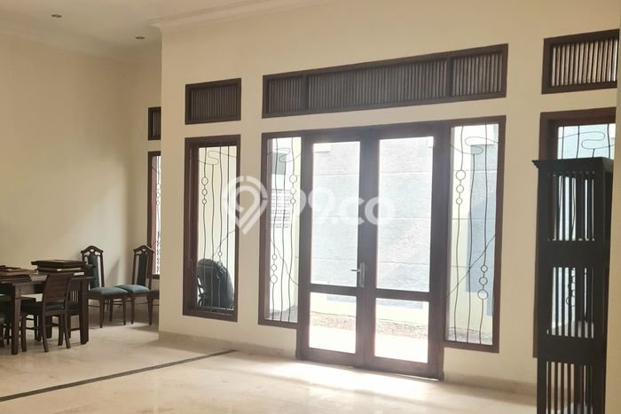 Rumah Mewah Siap Huni LT 421m2 di Antapani, Bandung Rumah Mewah Siap Huni LT 421m2 di Antapani, Bandung