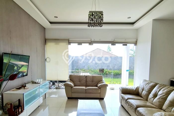 Rumah Elit Modern Tanpa Renovasi di Setra Duta Bandung Rumah Elit Modern Tanpa Renovasi di Setra Duta Bandung