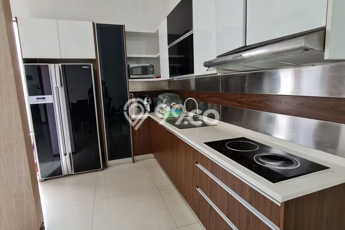 Rumah Elit Modern Tanpa Renovasi di Setra Duta Bandung Rumah Elit Modern Tanpa Renovasi di Setra Duta Bandung