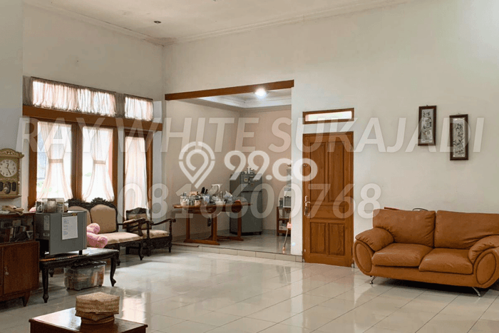 Hunian Nyaman untuk Keluarga di - LT 400m2m² Hunian Nyaman untuk Keluarga di - LT 400m2m²