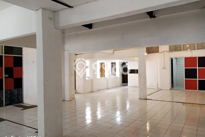 LOKASI BISNIS! Komersial Disewakan Kawasan , Luas 300m2m², Akses Utama LOKASI BISNIS! Komersial Disewakan Kawasan , Luas 300m2m², Akses Utama