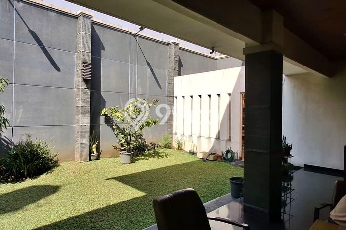 Rumah Luxury Modern Siap Huni di Mekar Wangi Bandung Rumah Luxury Modern Siap Huni di Mekar Wangi Bandung