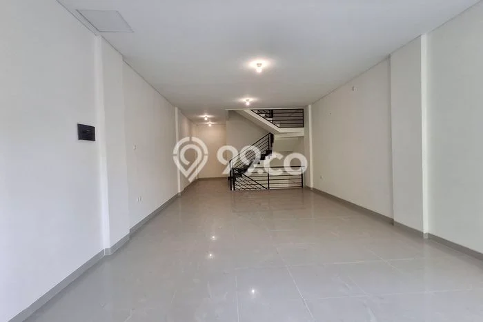 Ruko Area Premium di , Luas 200m2m², Ramai Ruko Area Premium di , Luas 200m2m², Ramai