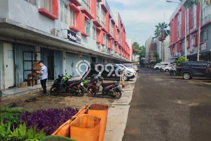 Ruko Dijual di Prime Area Jakarta Barat Luas 250m2 Ruko Dijual di Prime Area Jakarta Barat Luas 250m2