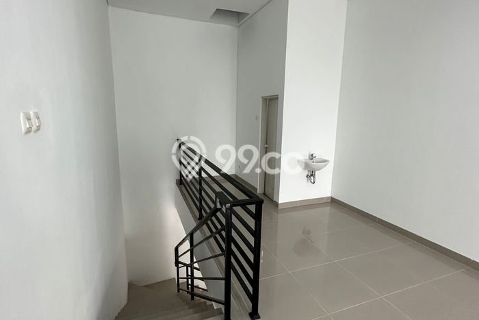 Dijual Ruko di Cimahi, Luas 110m², Lokasi Strategis Dijual Ruko di Cimahi, Luas 110m², Lokasi Strategis