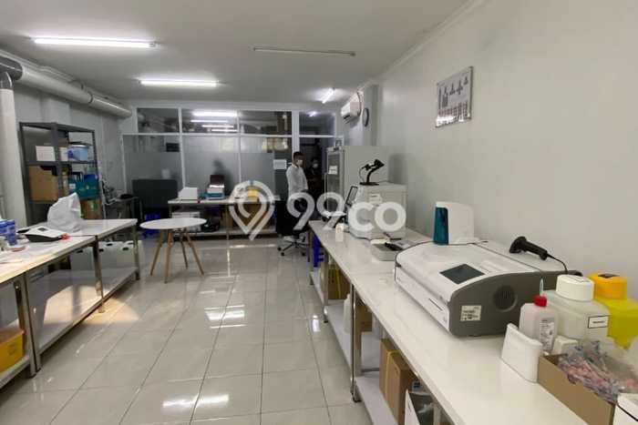 Ruko Dijual di Prime Area Jakarta Selatan Luas 315m2 Ruko Dijual di Prime Area Jakarta Selatan Luas 315m2