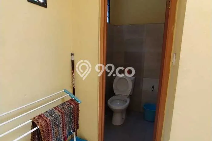 Disewakan! Rumah 3 Kamar Tidur &
2 Kamar Mandi di Kemanggisan, Jakarta Barat Disewakan! Rumah 3 Kamar Tidur &
2 Kamar Mandi di Kemanggisan, Jakarta Barat