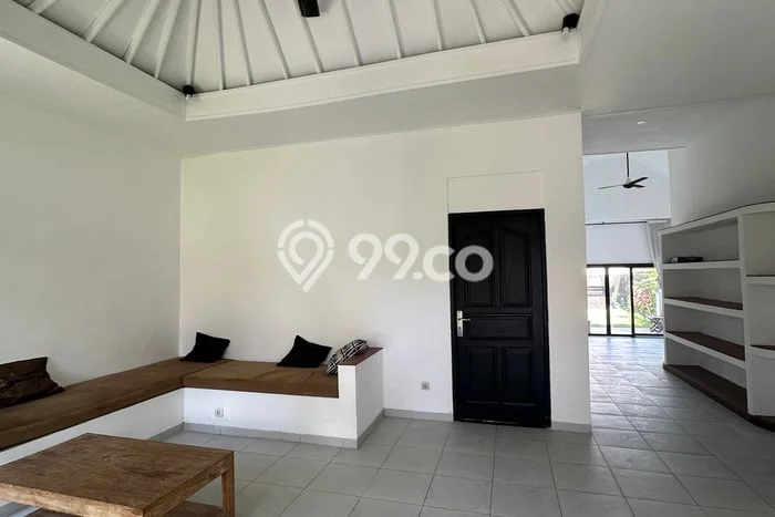 FOR SALE! Vila Kawasan , Area 360m2m², Akses ke Pusat Kota FOR SALE! Vila Kawasan , Area 360m2m², Akses ke Pusat Kota